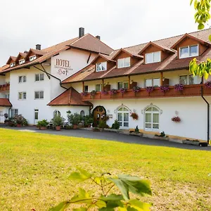 Hotel Sattelbogener Hof, Traitsching